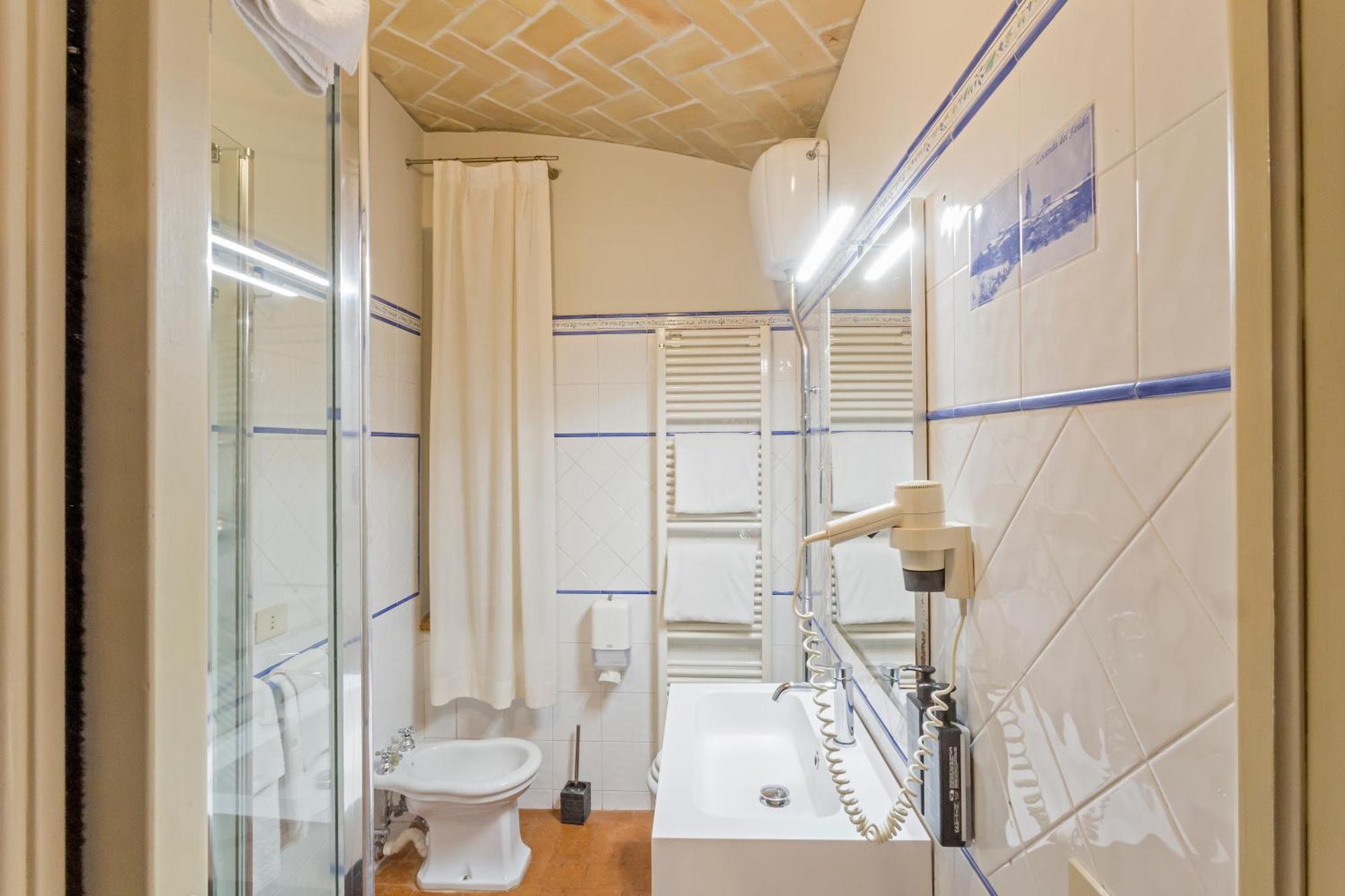 Locanda Del Feudo Suite & Restaurant Кастельветро-ди-Модена Экстерьер фото